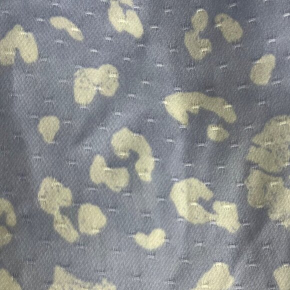 Everly Blouse Shirt Womens Medium Purple White Floral Rolled 1/4 Sleeves - Picture 6 of 8